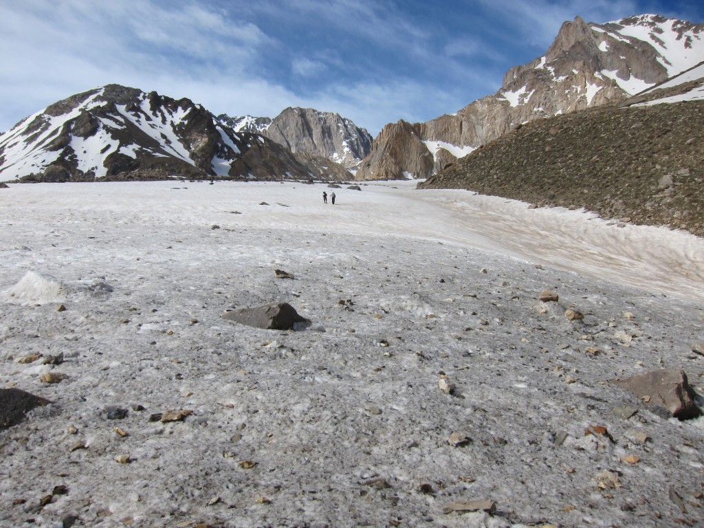 Mark Wilford and Mohammad Bahrevar hiking into the cirque